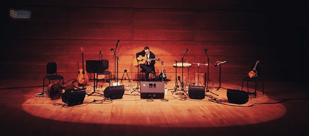 Еден од најоргиналните домашни гитаристи на денешницата